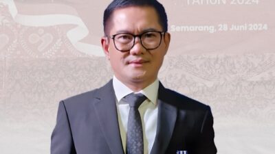 Bupati Joune Ganda Terima Penghargaan Manggala Karya Kencana dari BKKBN