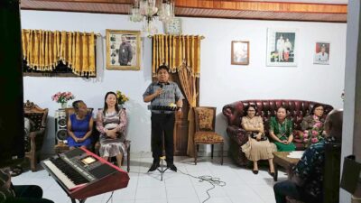 Bupati Minsel, Steven Liow, Memberi Apresiasi Kepada Ampel Rondonuwu Sebagai Ajudan dan Sopir 9 Generasi Gubernur Sulut